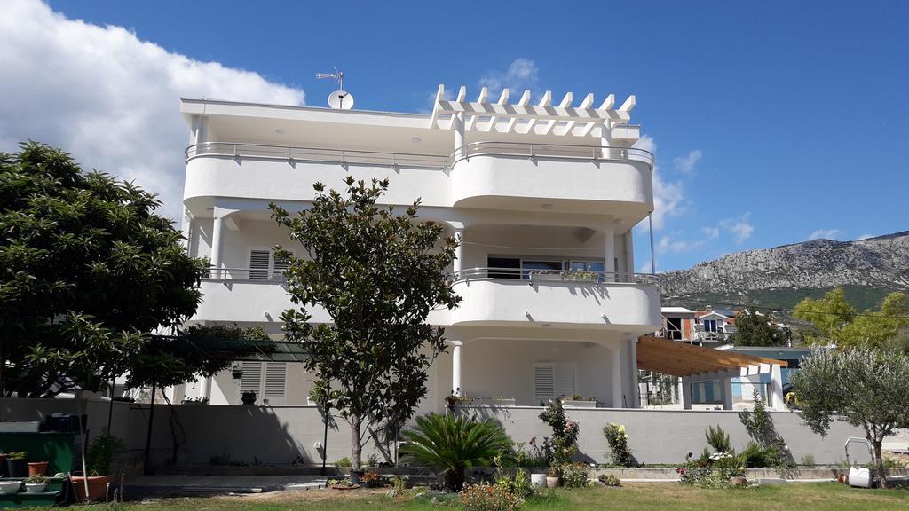 Villa-Apartments Karmel Kastela Exterior photo